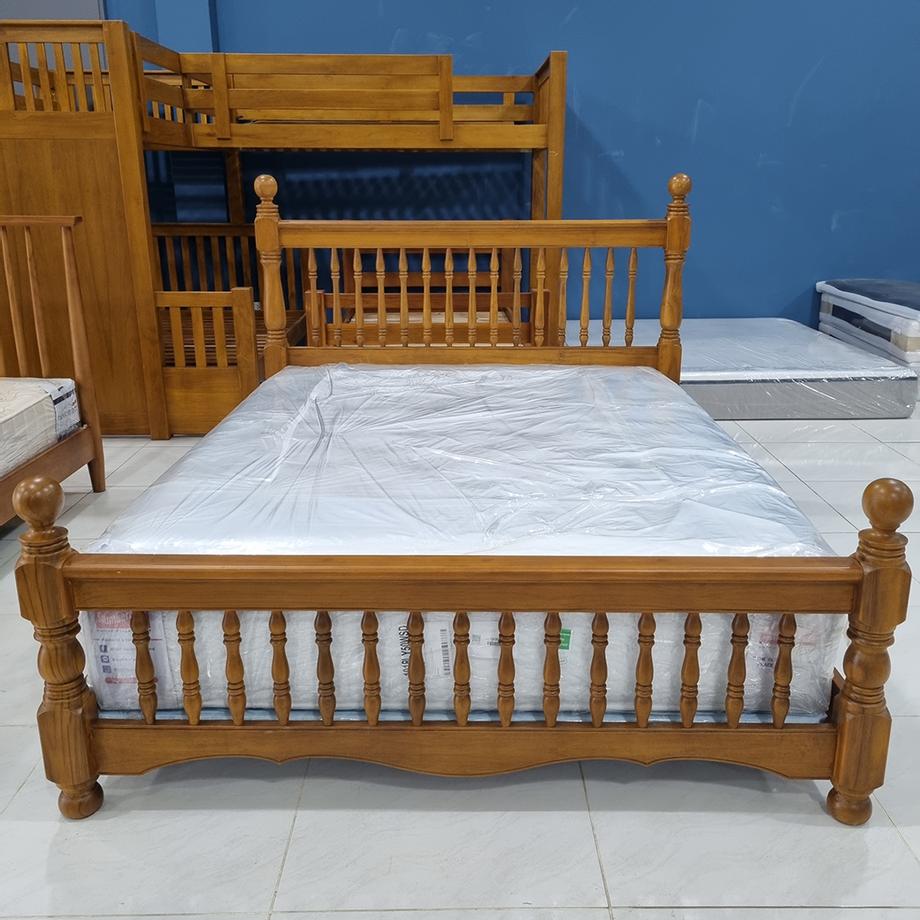 เตียงไม้สัก