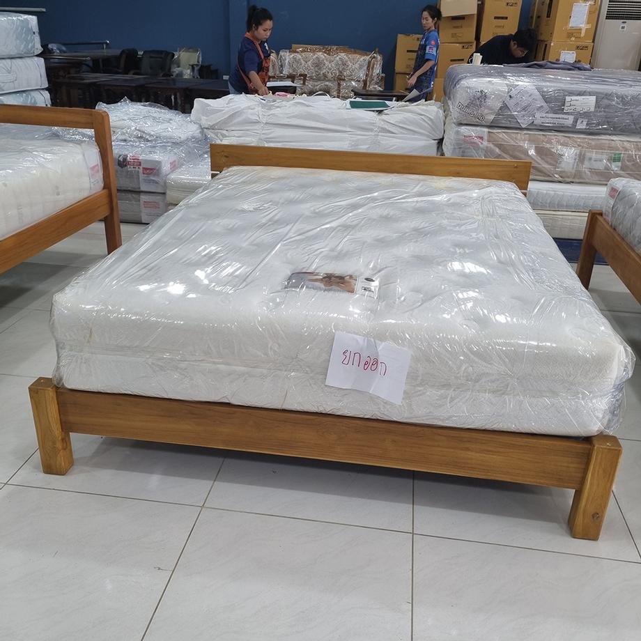 เตียงนอนไม้สัก