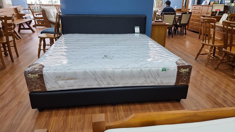 เตียงนอนพร้อมที่นอน
