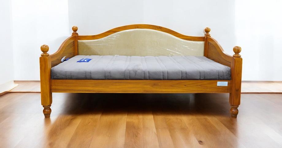 เตียงไม้สัก